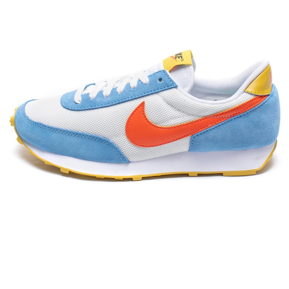 Nike womens daybreak “university” orange and blue